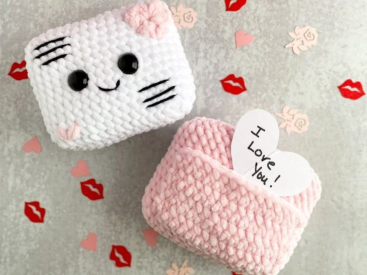 Crochet Heart Gift Card Holder Pattern Cute Handmade Gift Idea for Any Occasion